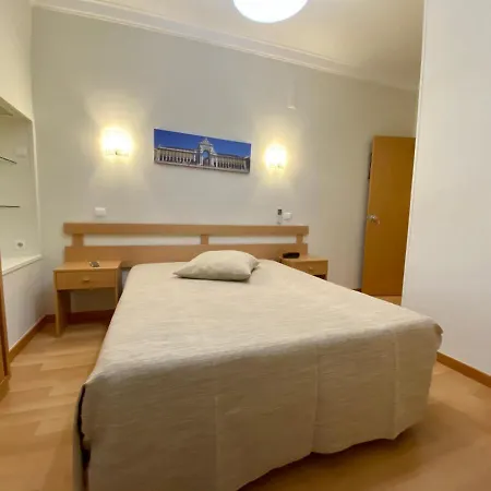 Paradouro 3* ליסבון